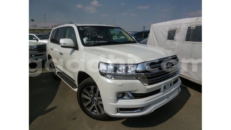 Big with watermark toyota land cruiser somalia import dubai 3886