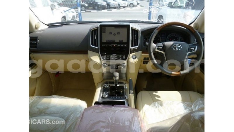 Big with watermark toyota land cruiser somalia import dubai 3886