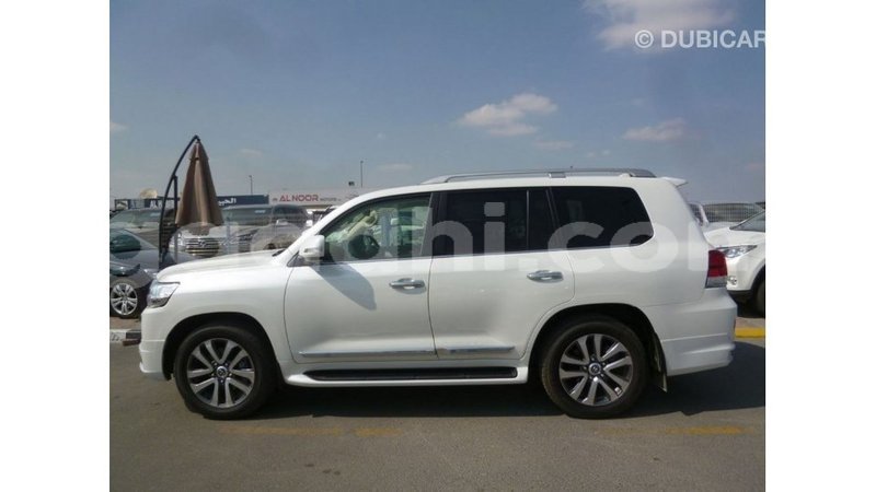 Big with watermark toyota land cruiser somalia import dubai 3886