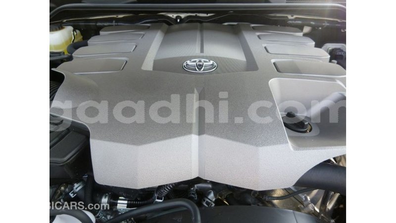 Big with watermark toyota land cruiser somalia import dubai 3886