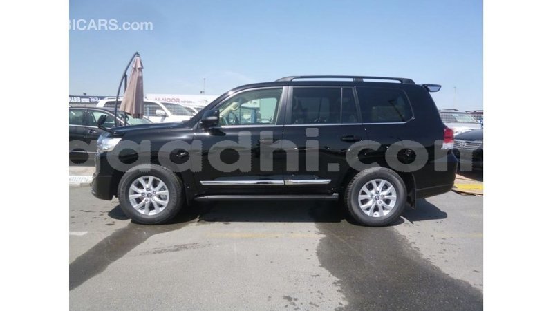 Big with watermark toyota land cruiser somalia import dubai 3888
