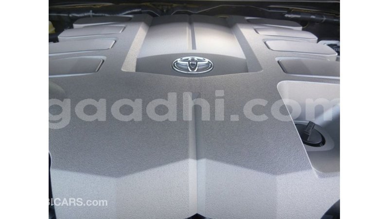 Big with watermark toyota land cruiser somalia import dubai 3888