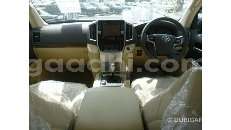 Big with watermark toyota land cruiser somalia import dubai 3889