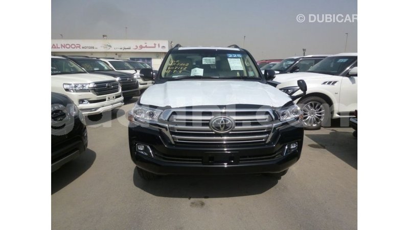 Big with watermark toyota land cruiser somalia import dubai 3889