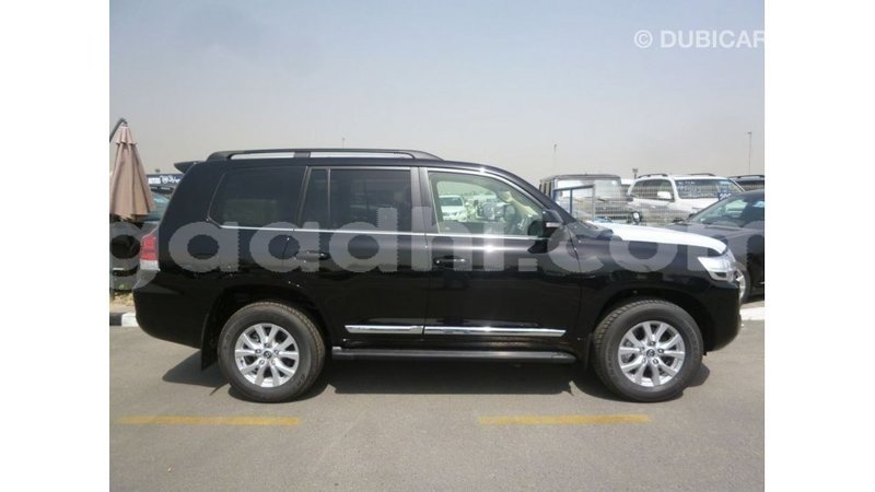 Big with watermark toyota land cruiser somalia import dubai 3889