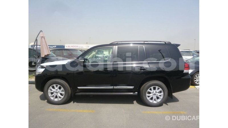 Big with watermark toyota land cruiser somalia import dubai 3889