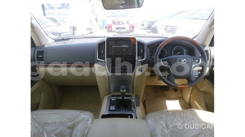 Big with watermark toyota land cruiser somalia import dubai 3890