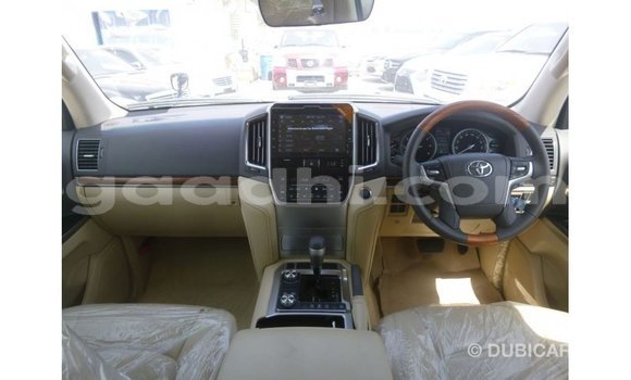 Acheter Import Voiture Toyota Land Cruiser Noir à Import - Dubai, Somalie Acheter Import Voiture Toyota Land Cruiser Noir à Import - Dubai, Somalie