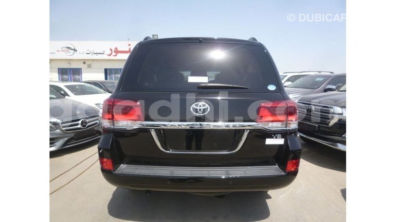 Big with watermark toyota land cruiser somalia import dubai 3890