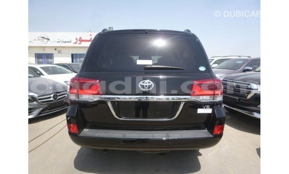 Acheter Import Voiture Toyota Land Cruiser Noir à Import - Dubai, Somalie Acheter Import Voiture Toyota Land Cruiser Noir à Import - Dubai, Somalie