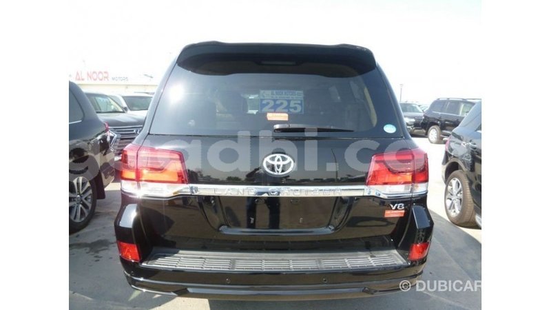 Big with watermark toyota land cruiser somalia import dubai 3891