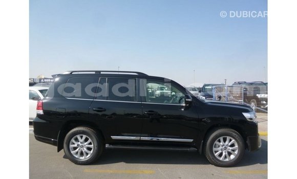 Acheter Import Voiture Toyota Land Cruiser Noir à Import - Dubai, Somalie Acheter Import Voiture Toyota Land Cruiser Noir à Import - Dubai, Somalie