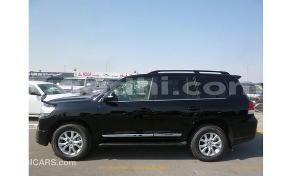 Acheter Import Voiture Toyota Land Cruiser Noir à Import - Dubai, Somalie Acheter Import Voiture Toyota Land Cruiser Noir à Import - Dubai, Somalie