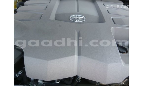Acheter Import Voiture Toyota Land Cruiser Noir à Import - Dubai, Somalie Acheter Import Voiture Toyota Land Cruiser Noir à Import - Dubai, Somalie