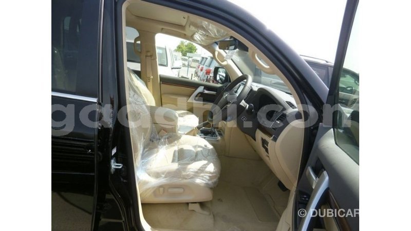 Big with watermark toyota land cruiser somalia import dubai 3893