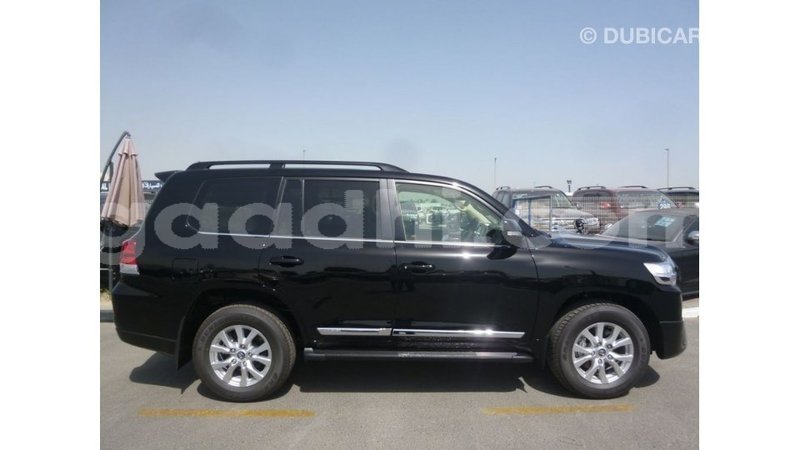 Big with watermark toyota land cruiser somalia import dubai 3893