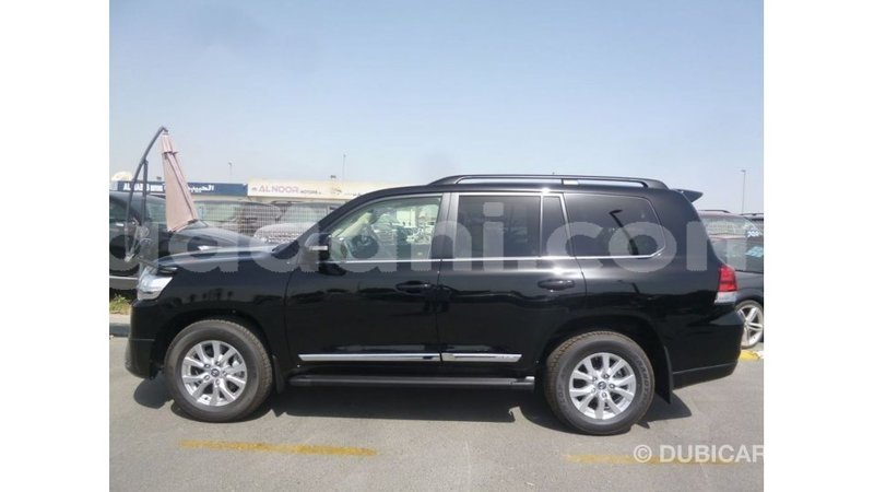 Big with watermark toyota land cruiser somalia import dubai 3893