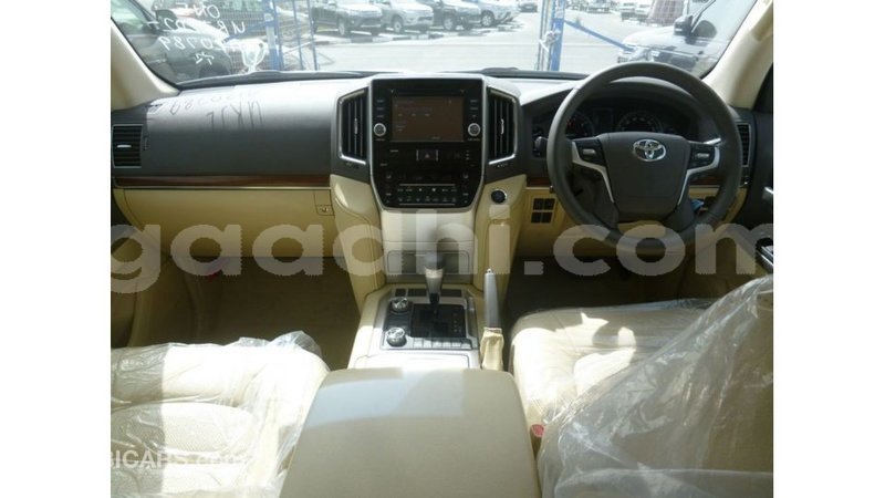 Big with watermark toyota land cruiser somalia import dubai 3894