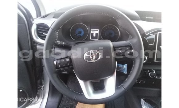 Imported Toyota Hilux Other Makiinaa iti Import - Dubai keessatti Somalia keessatti Imported Toyota Hilux Other Makiinaa iti Import - Dubai keessatti Somalia keessatti