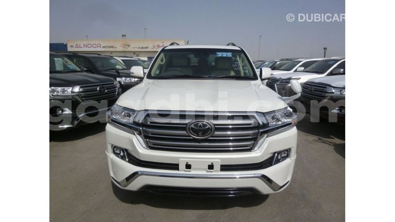 Big with watermark toyota land cruiser somalia import dubai 3894