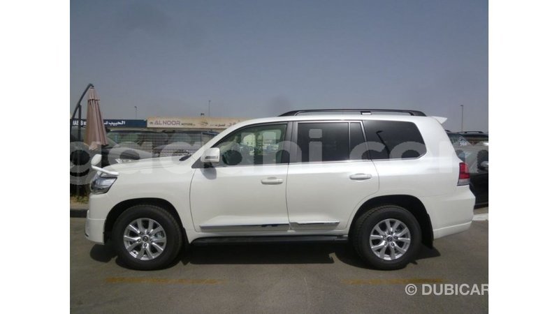 Big with watermark toyota land cruiser somalia import dubai 3894