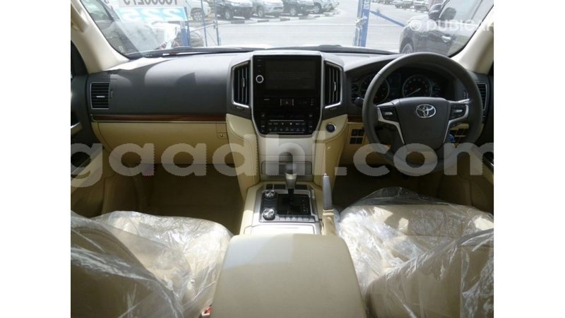 Big with watermark toyota land cruiser somalia import dubai 3897