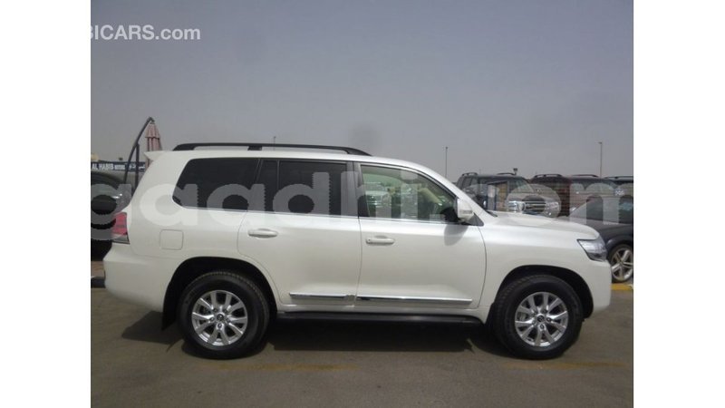 Big with watermark toyota land cruiser somalia import dubai 3897