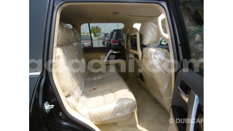 Big with watermark toyota land cruiser somalia import dubai 3898