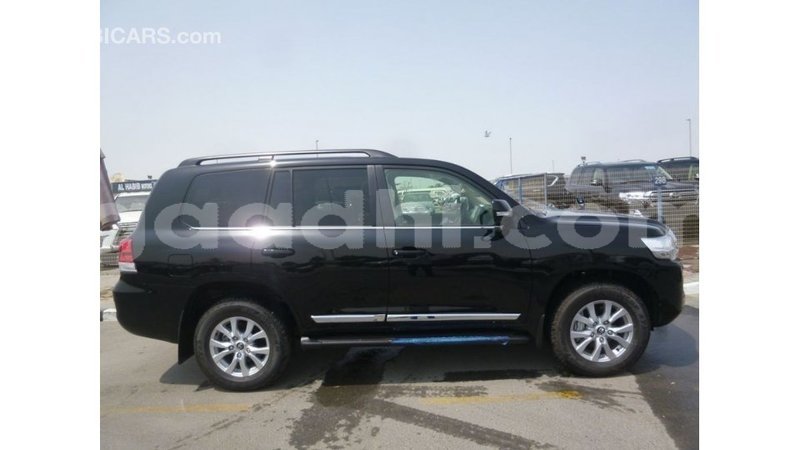 Big with watermark toyota land cruiser somalia import dubai 3898