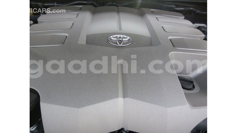 Big with watermark toyota land cruiser somalia import dubai 3898