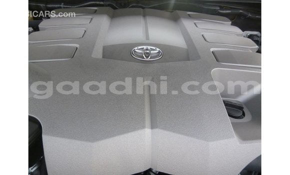 Acheter Import Voiture Toyota Land Cruiser Noir à Import - Dubai, Somalie Acheter Import Voiture Toyota Land Cruiser Noir à Import - Dubai, Somalie