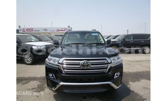 Acheter Import Voiture Toyota Land Cruiser Noir à Import - Dubai, Somalie Acheter Import Voiture Toyota Land Cruiser Noir à Import - Dubai, Somalie