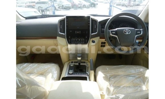 Acheter Import Voiture Toyota Land Cruiser Noir à Import - Dubai, Somalie Acheter Import Voiture Toyota Land Cruiser Noir à Import - Dubai, Somalie