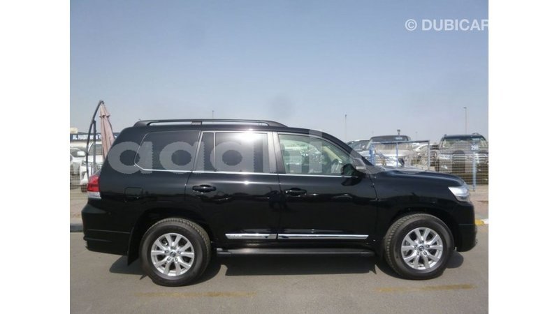 Big with watermark toyota land cruiser somalia import dubai 3900