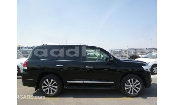 Acheter Import Voiture Toyota Land Cruiser Noir à Import - Dubai, Somalie Acheter Import Voiture Toyota Land Cruiser Noir à Import - Dubai, Somalie