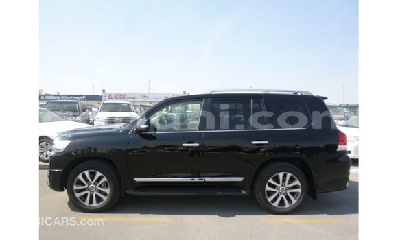 Acheter Import Voiture Toyota Land Cruiser Noir à Import - Dubai, Somalie Acheter Import Voiture Toyota Land Cruiser Noir à Import - Dubai, Somalie