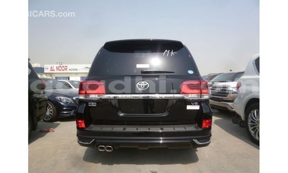 Acheter Import Voiture Toyota Land Cruiser Noir à Import - Dubai, Somalie Acheter Import Voiture Toyota Land Cruiser Noir à Import - Dubai, Somalie