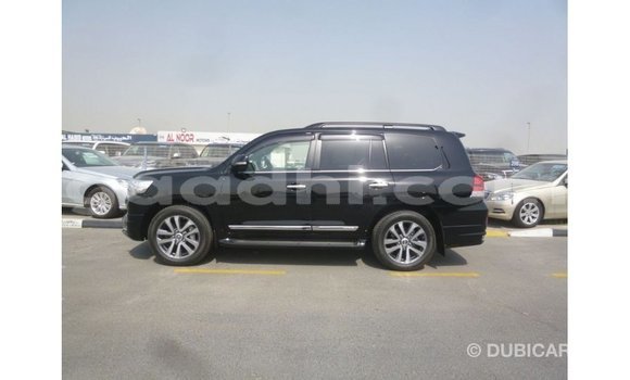 Acheter Import Voiture Toyota Land Cruiser Noir à Import - Dubai, Somalie Acheter Import Voiture Toyota Land Cruiser Noir à Import - Dubai, Somalie