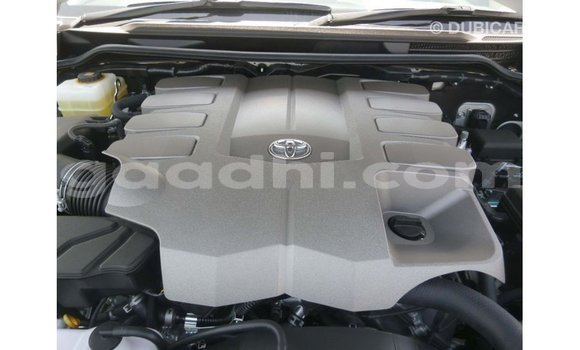 ይግዙ Imported Toyota Land Cruiser ነጭ መኪና በ Import - Dubai በ ሶማሊያ ይግዙ Imported Toyota Land Cruiser ነጭ መኪና በ Import - Dubai በ ሶማሊያ