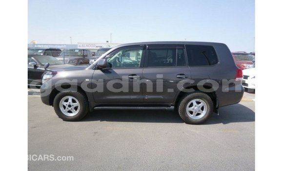 ይግዙ Imported Toyota Land Cruiser ሌላ መኪና በ Import - Dubai በ ሶማሊያ ይግዙ Imported Toyota Land Cruiser ሌላ መኪና በ Import - Dubai በ ሶማሊያ