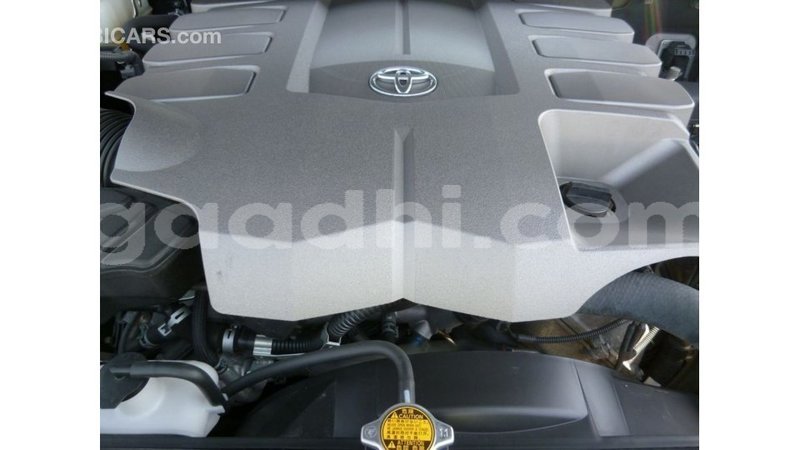 Big with watermark toyota land cruiser somalia import dubai 3906