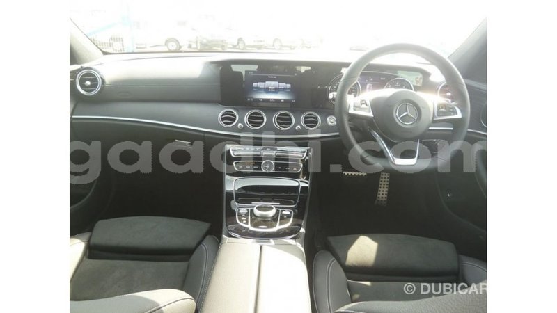 Big with watermark mercedes benz 190 somalia import dubai 3911