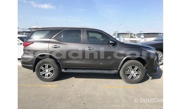 Acheter Import Voiture Toyota Fortuner Autre à Import - Dubai, Somalie Acheter Import Voiture Toyota Fortuner Autre à Import - Dubai, Somalie