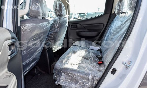 ይግዙ Imported Mitsubishi L200 ነጭ መኪና በ Import - Dubai በ ሶማሊያ ይግዙ Imported Mitsubishi L200 ነጭ መኪና በ Import - Dubai በ ሶማሊያ