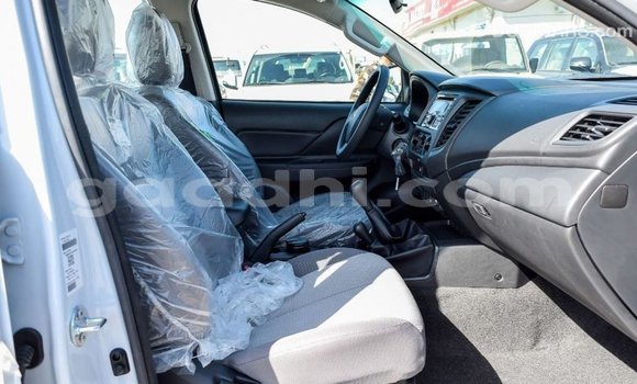 ይግዙ Imported Mitsubishi L200 ነጭ መኪና በ Import - Dubai በ ሶማሊያ ይግዙ Imported Mitsubishi L200 ነጭ መኪና በ Import - Dubai በ ሶማሊያ