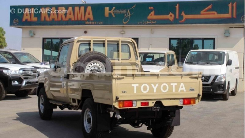 Big with watermark toyota land cruiser somalia import dubai 3926