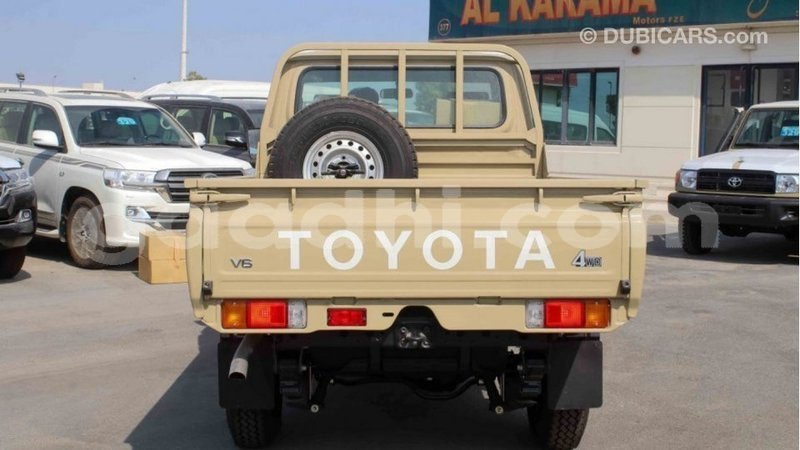 Big with watermark toyota land cruiser somalia import dubai 3926