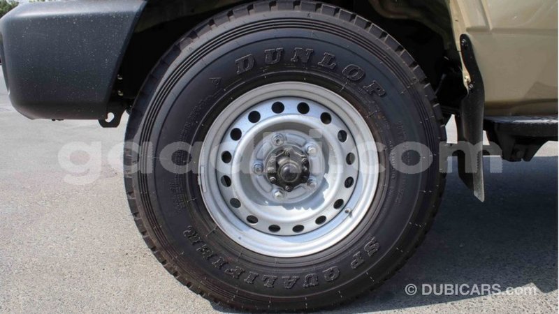 Big with watermark toyota land cruiser somalia import dubai 3926