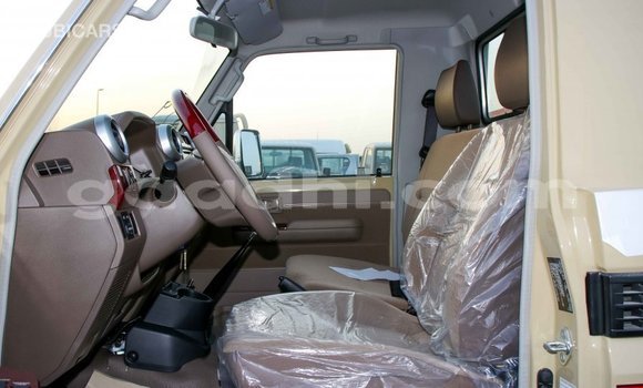 Buy Import Toyota Land Cruiser Beige Car in Import - Dubai in Somalia Buy Import Toyota Land Cruiser Beige Car in Import - Dubai in Somalia