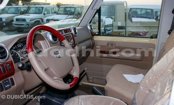 Buy Import Toyota Land Cruiser Beige Car in Import - Dubai in Somalia Buy Import Toyota Land Cruiser Beige Car in Import - Dubai in Somalia